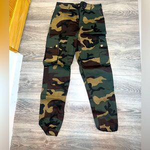 Army colored puffy pants/ joggers!!